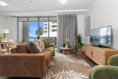 Image de Luxe Retreat - Waterfront, Gym & prime Location