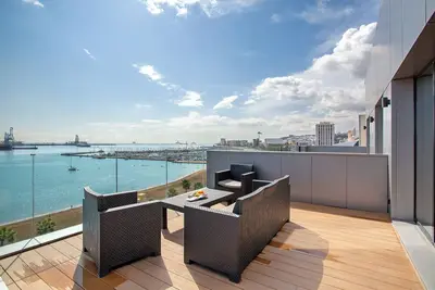Image de Appartement de vacances 'Penthouse Sun Beach Best View' avec vue sur mer et climatisation
