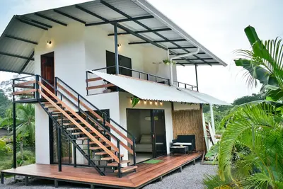 Image de New! Heart of Pavones - Casa Bahía Mar - 5 minute walk to the beach