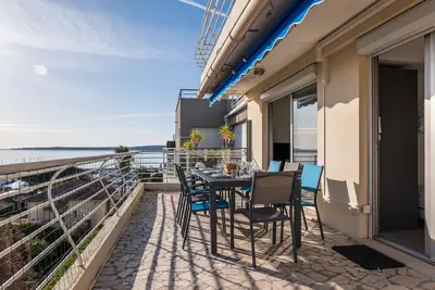 Image de 4p avec terrasse vue mer à deux pas des plages