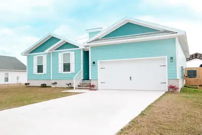Image de Spacious home Mexico Beach with WiFi. Only a golf cart ride away from the ocean