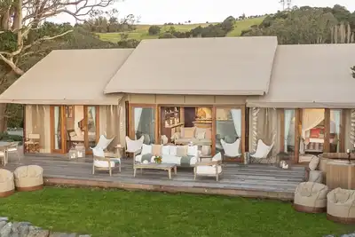 Image de Clifftops - luxury tented lodge, sweeping views & beach, 90 mins from Auckland