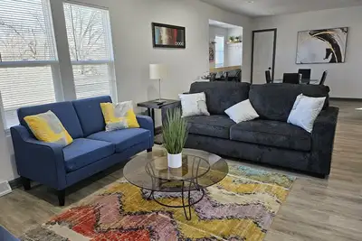 Image de Modern 3-bedroom, 3 minutes to Dms international Airport.