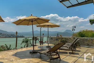 Image de Spacious House Next to the Sanctuary & Great Views
