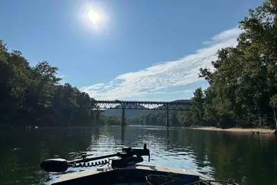 Image de Large House on White River+River Access+Wifi