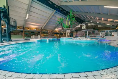 Image de Chalet moderne avec 2 salles de bains
