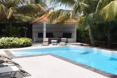 Image de villa bien équipé situé a 5 min a pied de la mer, nombreux magasins a proximité