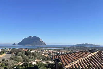 Image de Bijoux house, with stunning views and private garden, 5 minutes from the sea