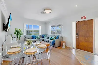 Image de Beach Paradise : Family-Friendly + Free Parking