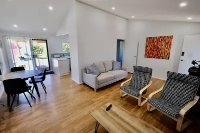 Image de Beach House with Sea Views and a Large Backyard