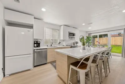 Image de This house is a 3 bedroom(s), 2 bathrooms, located in Citrus Heights, Ca.
