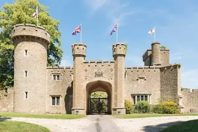 Image de Orchardleigh Castle East, Orchardleigh Estate\n