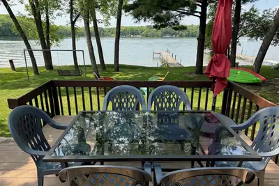 Image de Julia’s Lakefront Cottage…updated cabin, private dock & beautiful sunsets.