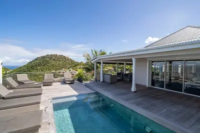 St. Barths Villa Right In Front Of The Ocean