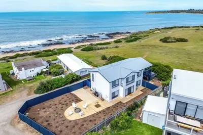 Image de 27 Seaview - Pets Negotiable - Wi-Fi - No Linen Included