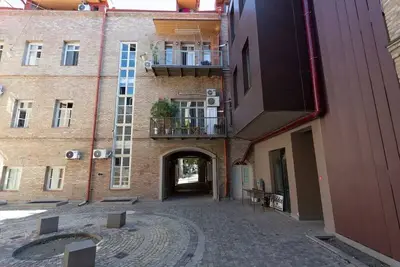 Image de Cozy place with large balcony\n\n