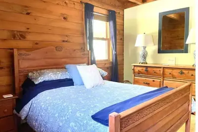 Image de Log Cabin at the Goat Sanctuary