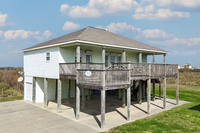 Image de Crystal Beach Haus: 3  Br, 2  Ba House in Crystal Beach, Sleeps 12