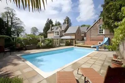 Image de Garth Lodge with Swimming Pool, Gym and Tennis Court!
