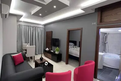 Image de Modern Hotel Near Downtown Beirut, Featuring Spacious Suites, Just 10 Mins Away