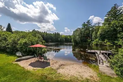 Image de Cozy cabin with private pond near hiking, skiing, biking, fishing. Dog friendly!