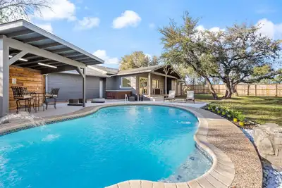 Image de Renovated House: Pool, Hot Tub, Pets, Lake Nearby