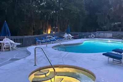 The River Studio Condo-Hot tub, Pool, River access with Boat Slip!