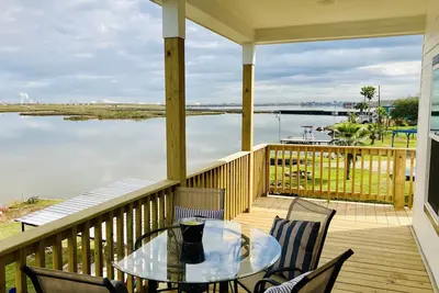 Image de Cozy 2-bedroom cabin with WiFi and Ac in Hitchcock, 10 mins from Galveston