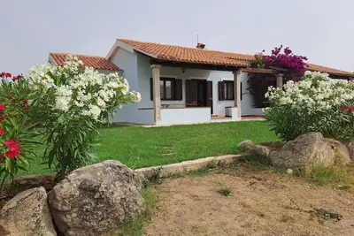 Image de Completely renovated house with large garden on three sides
