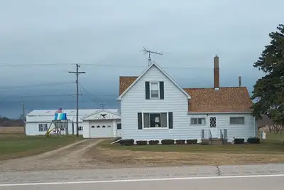 Image de Updated farmhouse with close access to all attractions