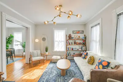 Image de Bright & Pet-Friendly Home: 2 Mi to Harvard Square