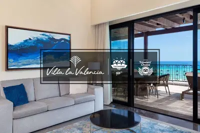 Image de ✩1, 991 sqft 2br Beach Front✩Award-Winning✩Jacuzzi on Terrace✩