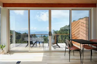 Image de Glass Cabin + Mountain Views + Private Deck