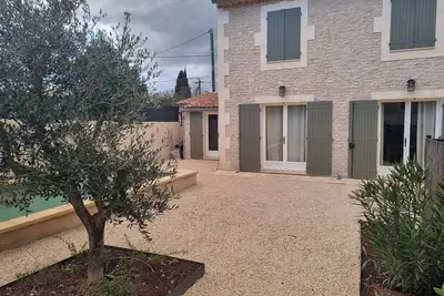 Image de Maison pour 4/5 pers avec piscine à 100 m du centre ville de St remy de provence