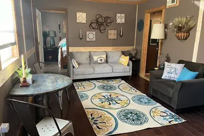Image de Easy Checkout Instructions Luxury Linens and Towels, Hybrid pillow top mattress