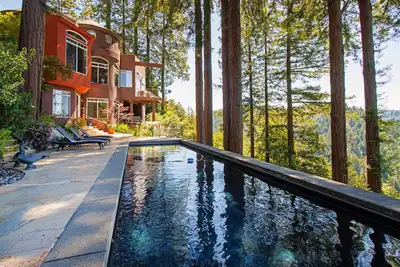 Image de Unbelievable Russian River Views ~ 3 Bed ~ 3 Bath ~ Pool~ Hot Tub +Tesla Charger