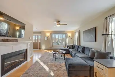 Image de Spacious Eagle Lake Home w/ Fireplace & Deck