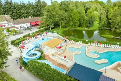 Image de Disney Ă 30 min | Camping 4* | Piscine | M-home 6p