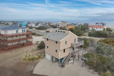 Image de Experience ocean views at A Sailors View, a spacious 3-bedroom house in South Nags Head