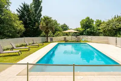 Image de Maison \"Lou Tapata\" avec piscine partagée, terrasse privée et Wi-Fi