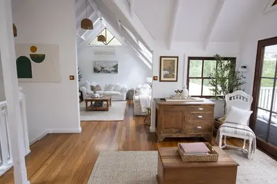 Image de The Tree House, a  5-bedroom house with Ac and WiFi in enchanting Cooranbong