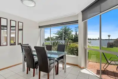 Image de Yarrawonga Lakeside Apartment 49