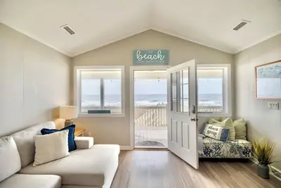 Image de 4bd Oceanfront Beach Bungalow
