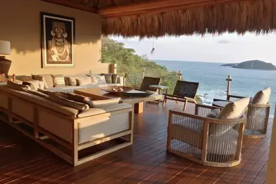 Image de Spectacular House with Pool over Porto Ixtapa