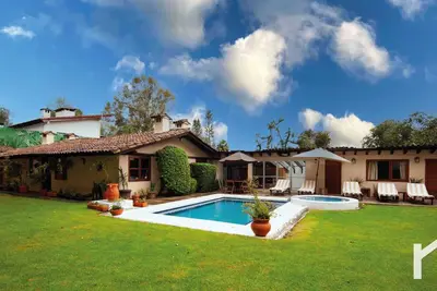 Image de Spacious House in Avándaro with Pool