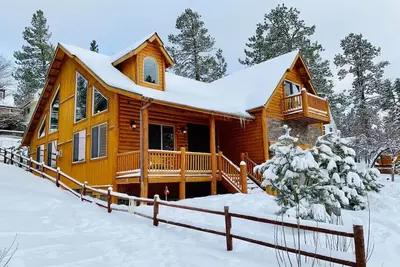 Image de Cozy Big Bear Hideout Retreat + Game Room