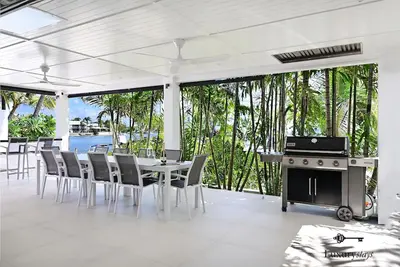 Image de 24 Cooran Court, Noosa Heads - Private Sandy Beach & Pontoon