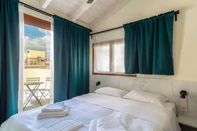 Mooeve 10 apt in Exarchia