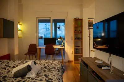 Image de Modern Bright Cozy Top-floor Apartment & Terrace. \n
