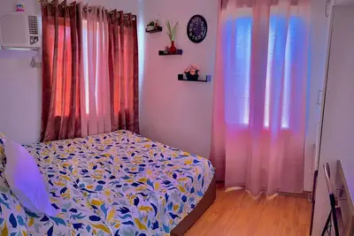 Image de Relaxing 2bdr Riverside View @ 8 Spatial Condominium Davao City